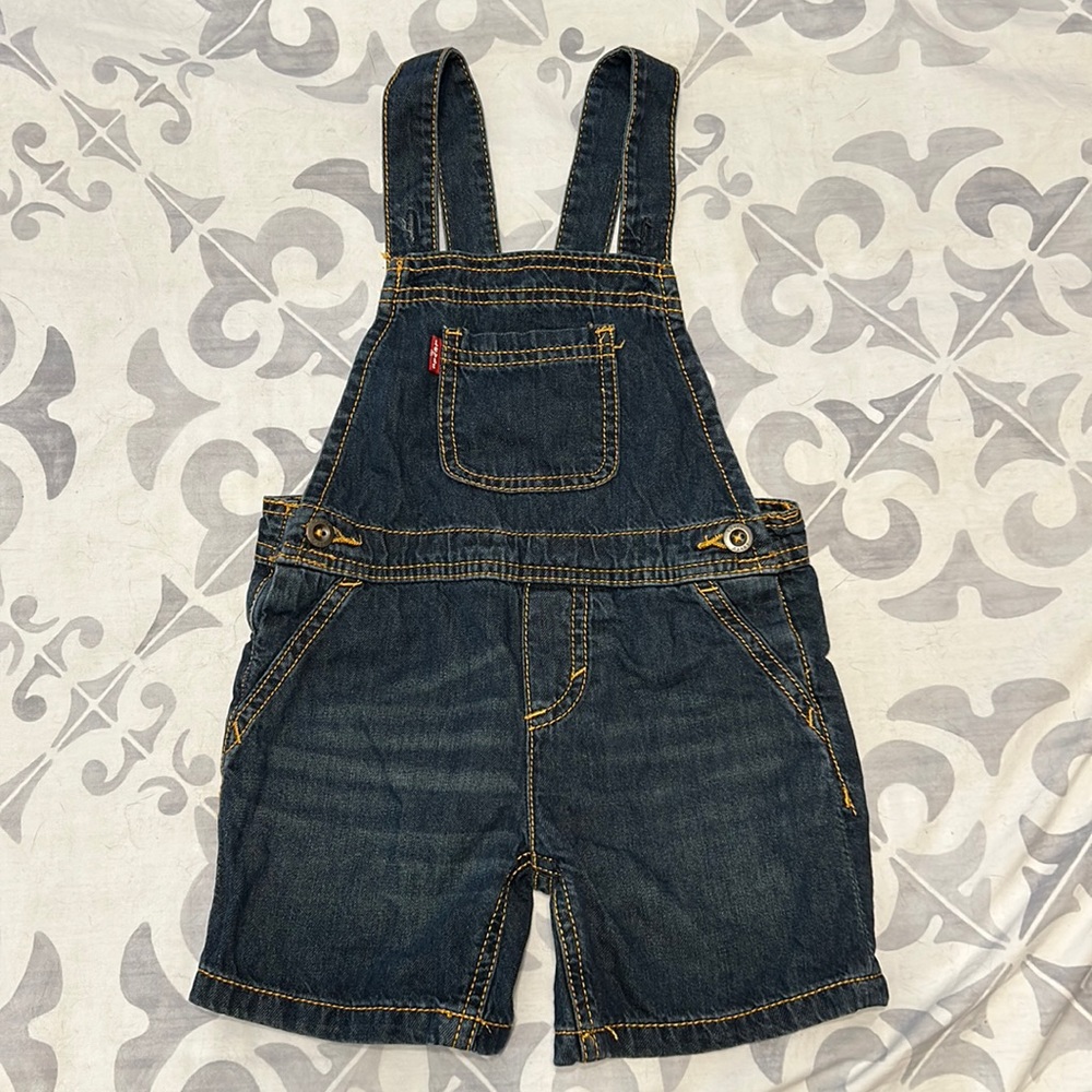 Nike/Levi’s shorts bundle - Picture 2 of 10